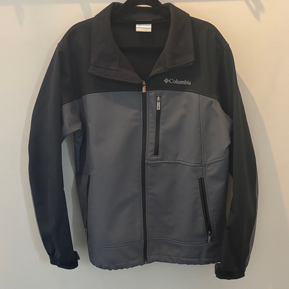 Columbia Men's Two-Tone Performance Jacket - Picture 1 of 5